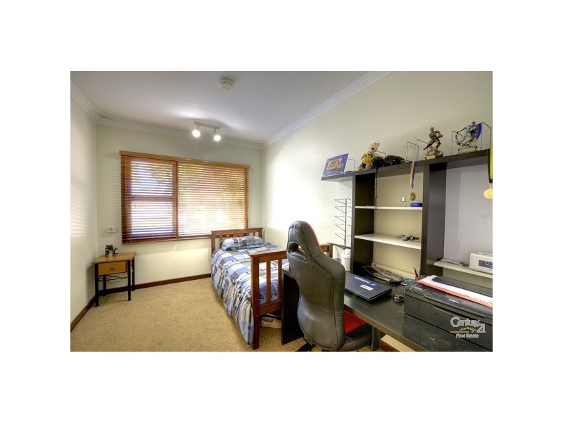 16 Kathleen Close, Maida Vale WA 6057