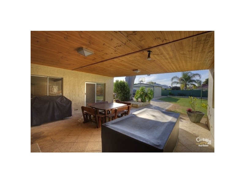16 Kathleen Close, Maida Vale WA 6057