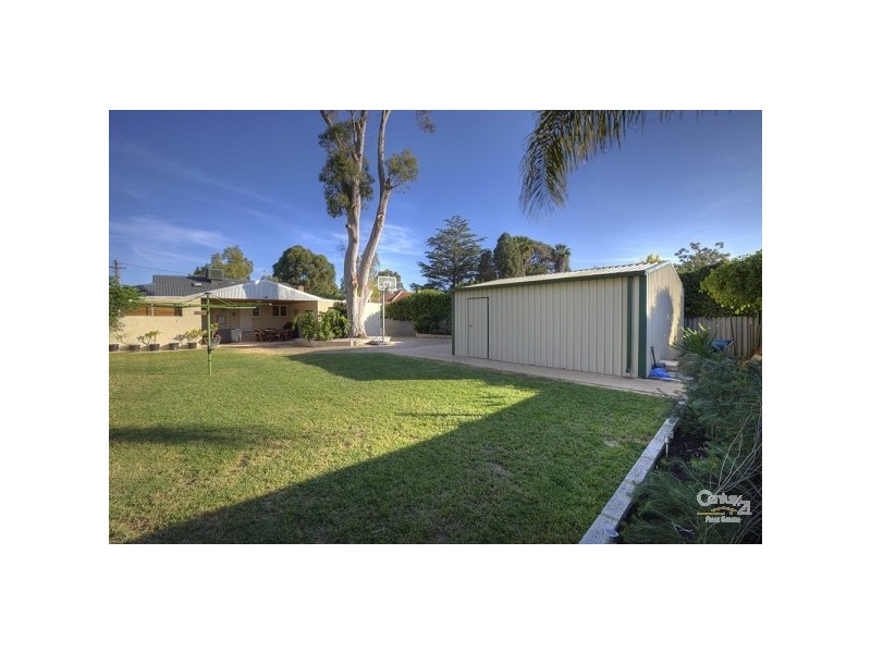 16 Kathleen Close, Maida Vale WA 6057