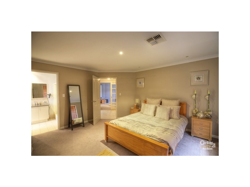 14 Regency Ramble, Wattle Grove WA 6107