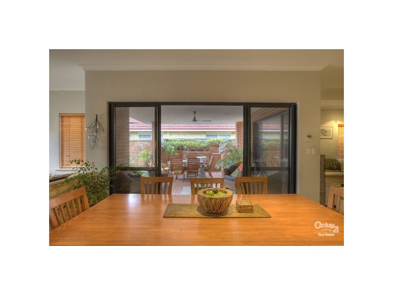 14 Regency Ramble, Wattle Grove WA 6107