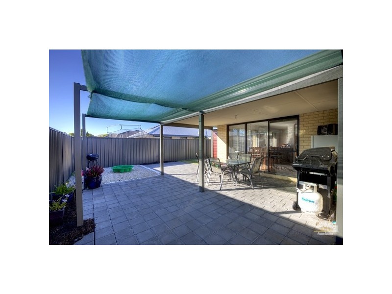 7 Rosemary Street, Wattle Grove WA 6107