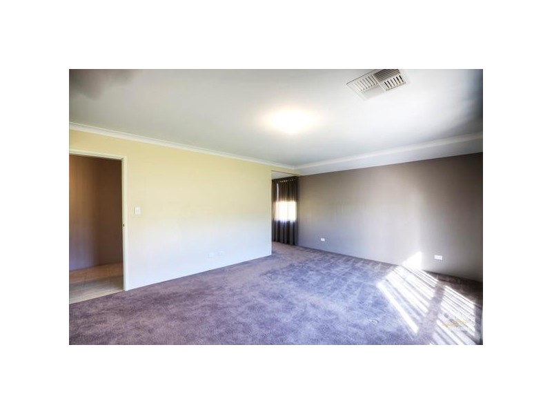 102 Sheffield Road, Wattle Grove WA 6107