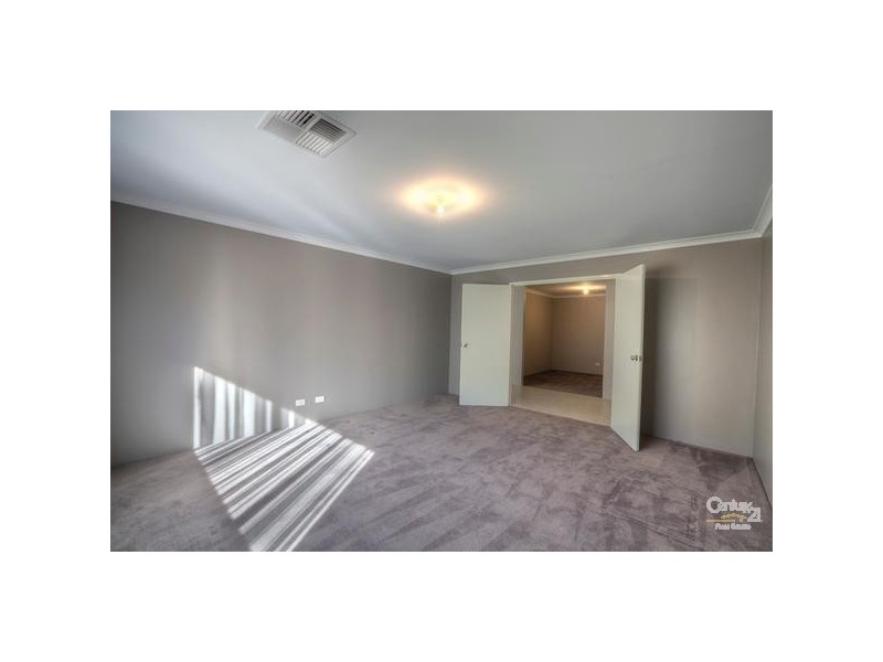 102 Sheffield Road, Wattle Grove WA 6107