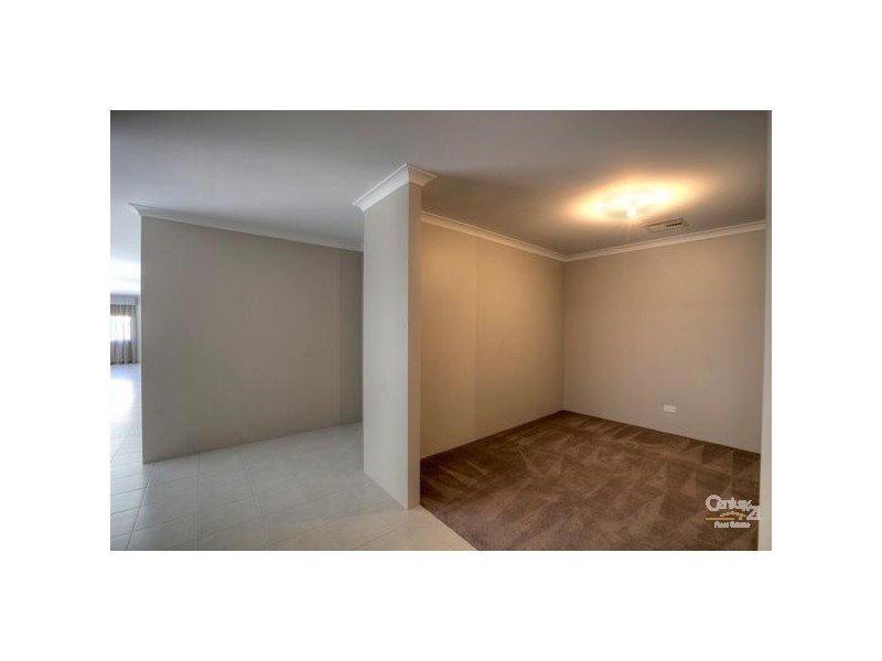 102 Sheffield Road, Wattle Grove WA 6107