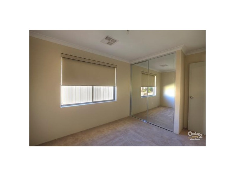 102 Sheffield Road, Wattle Grove WA 6107