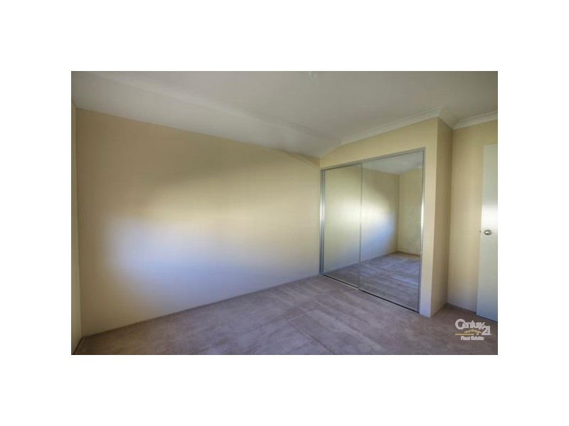 102 Sheffield Road, Wattle Grove WA 6107