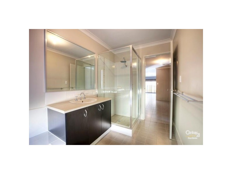 102 Sheffield Road, Wattle Grove WA 6107