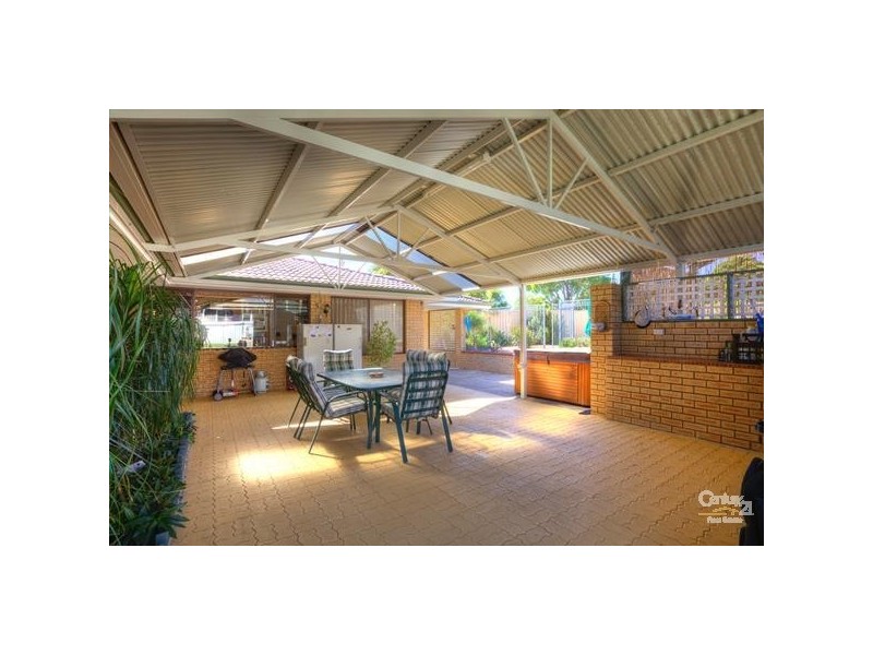 30 Fagin Way, Forrestfield WA 6058
