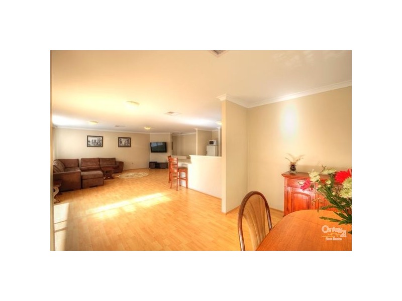 75 Sheffield Road, Wattle Grove WA 6107