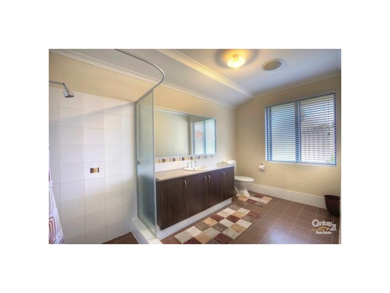 75 Sheffield Road, Wattle Grove WA 6107