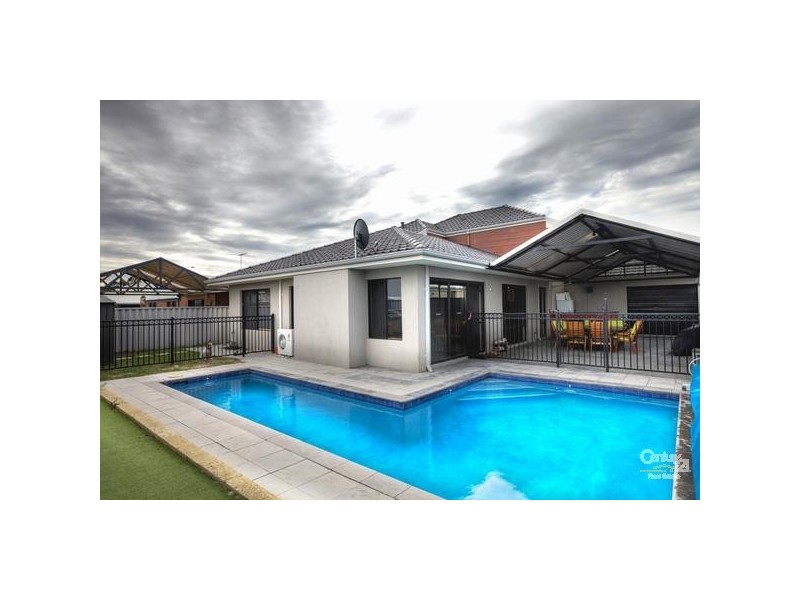 6 Elmore Way, High Wycombe WA 6057