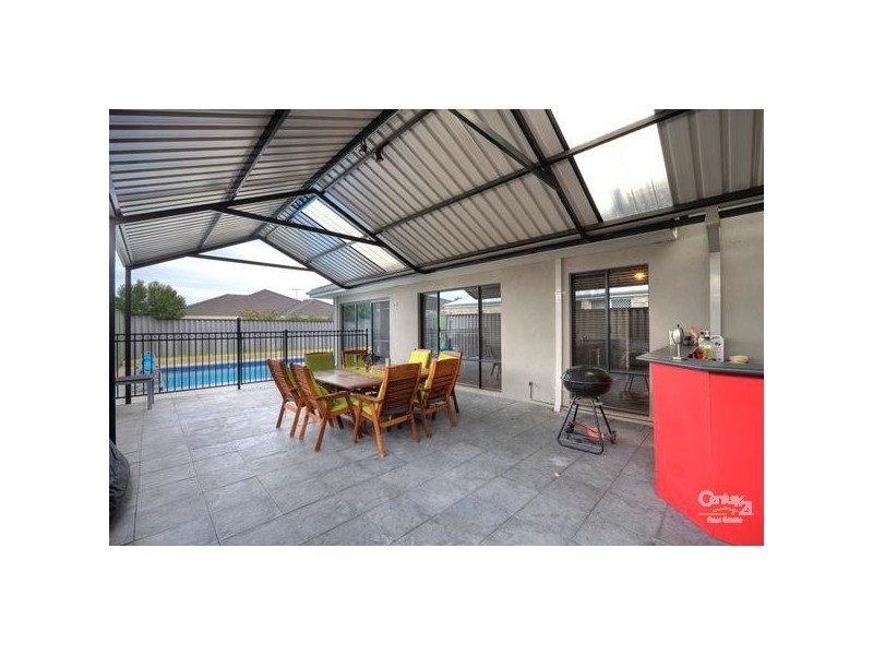 6 Elmore Way, High Wycombe WA 6057