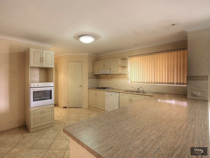 39 Plane Tree Green, Forrestfield WA 6058