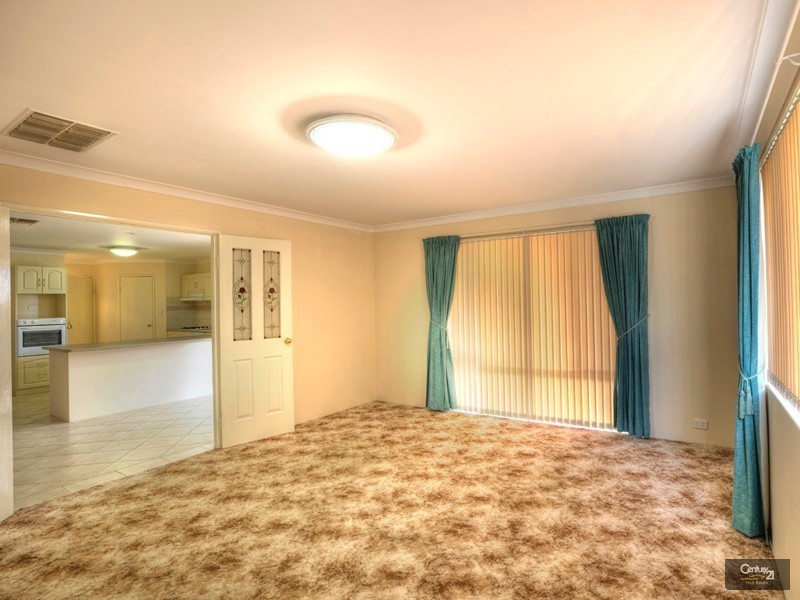 39 Plane Tree Green, Forrestfield WA 6058