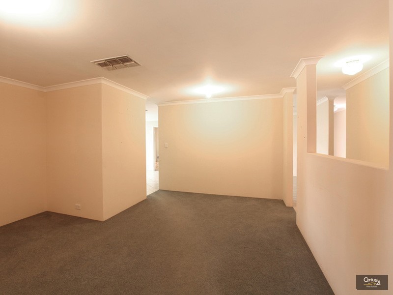 39 Plane Tree Green, Forrestfield WA 6058