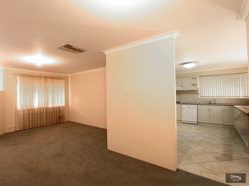 39 Plane Tree Green, Forrestfield WA 6058