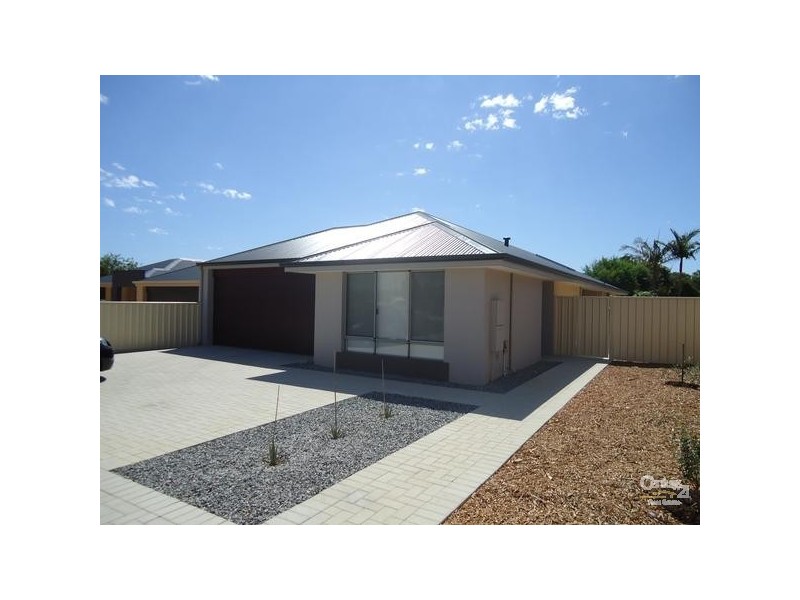 38B Hale Road, Forrestfield WA 6058