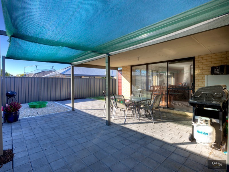 7 Rosemary Street, Wattle Grove WA 6107