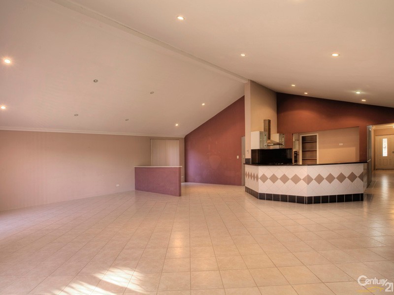 39 Phar Lap Road, Wattle Grove WA 6107