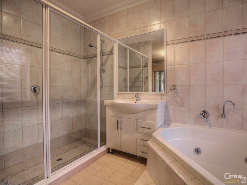 39 Phar Lap Road, Wattle Grove WA 6107