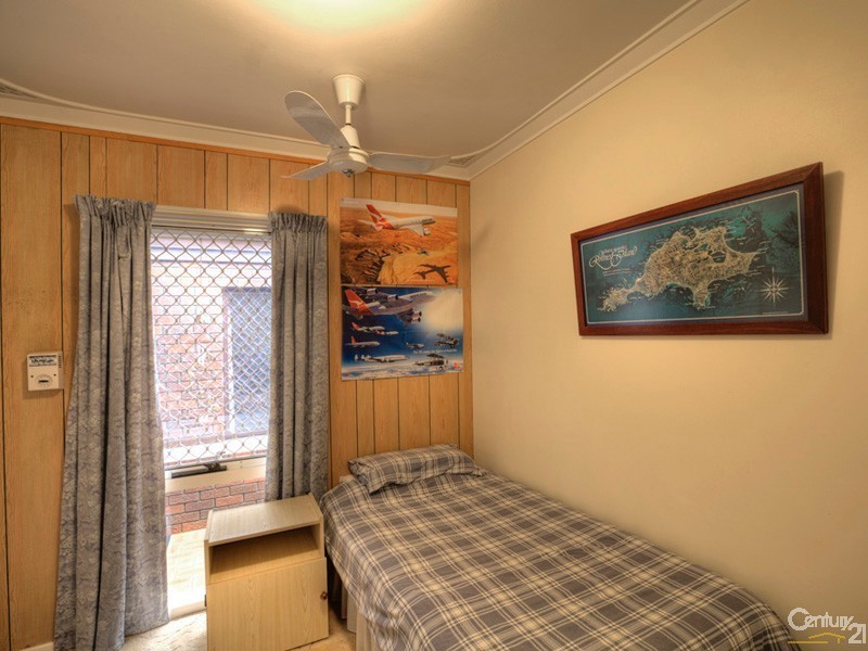 33 Eclipse Way, Beckenham WA 6107