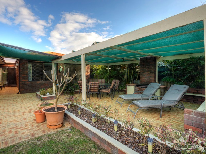 33 Eclipse Way, Beckenham WA 6107