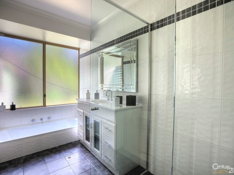 161 Brewer Road, Maida Vale WA 6057