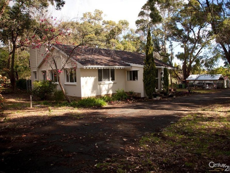15 Kelvin Road, Wattle Grove WA 6107