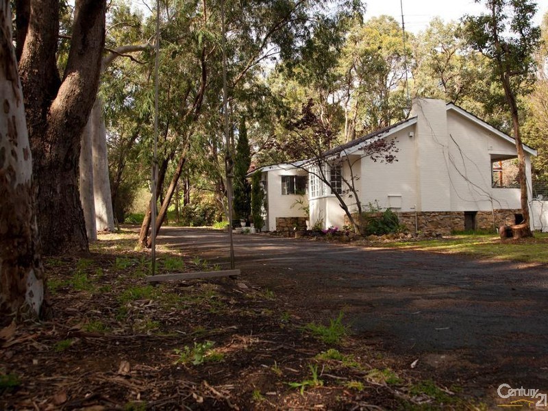15 Kelvin Road, Wattle Grove WA 6107