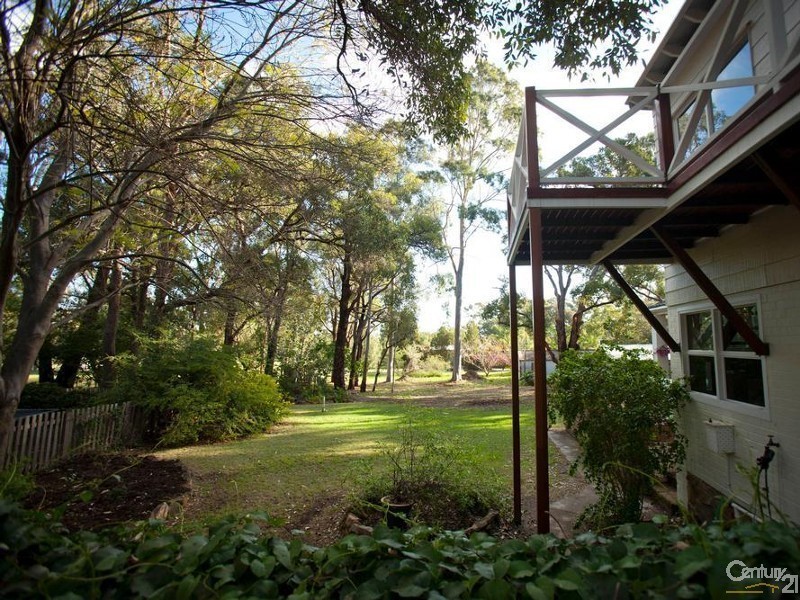15 Kelvin Road, Wattle Grove WA 6107