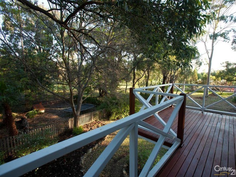 15 Kelvin Road, Wattle Grove WA 6107