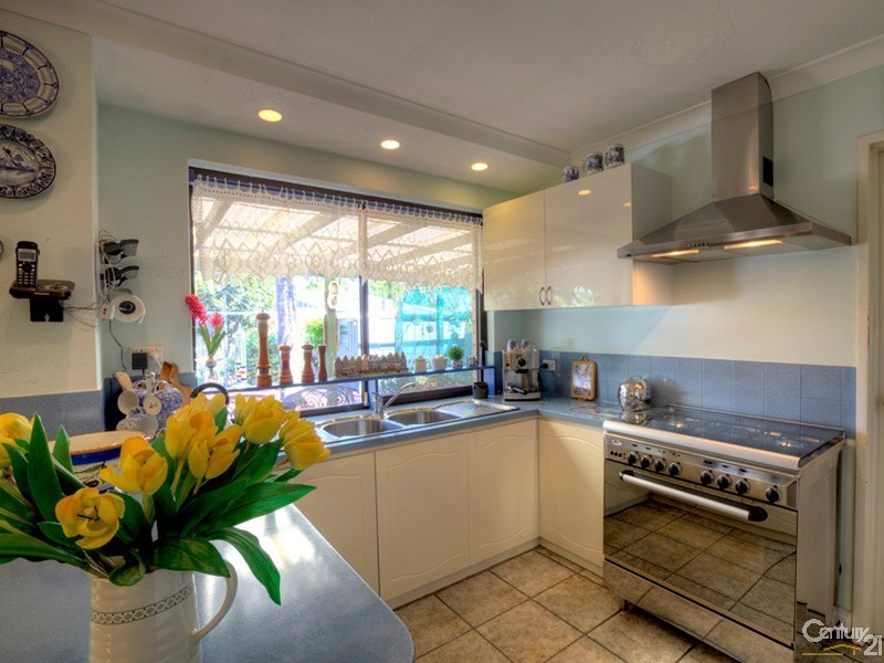 225 Dawson Avenue, Forrestfield WA 6058