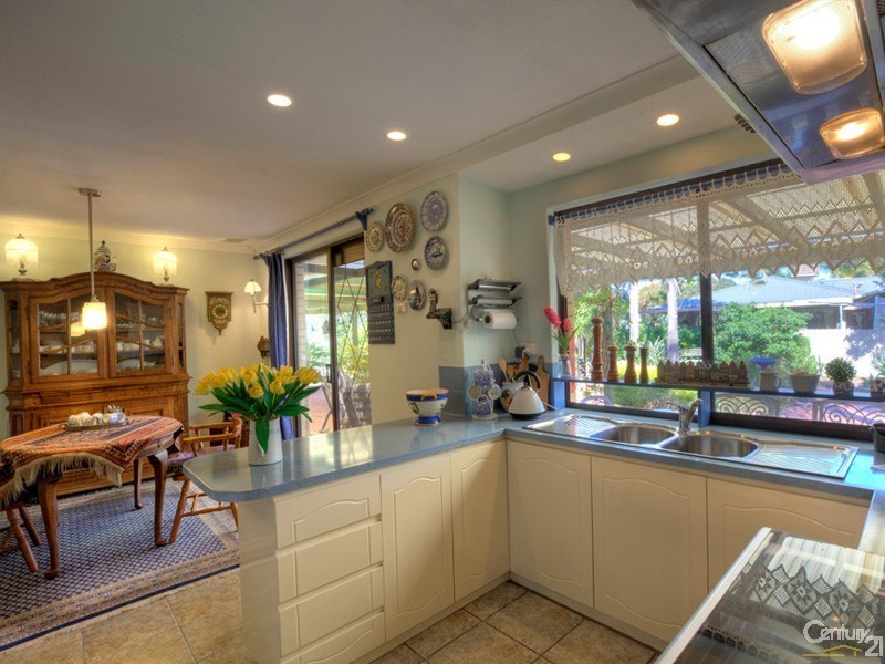 225 Dawson Avenue, Forrestfield WA 6058