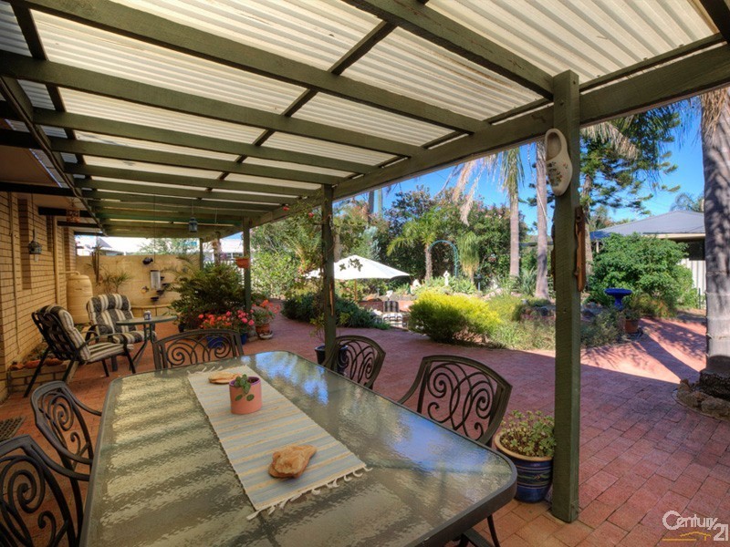 225 Dawson Avenue, Forrestfield WA 6058