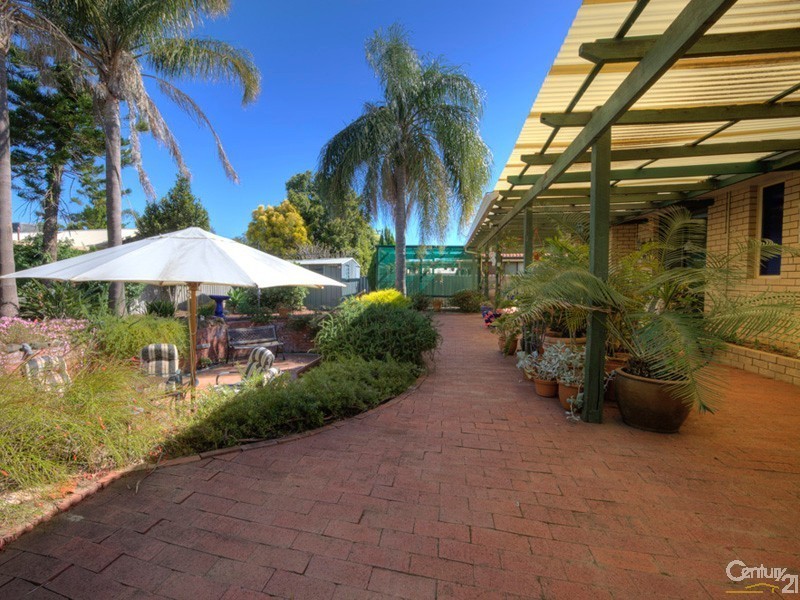 225 Dawson Avenue, Forrestfield WA 6058