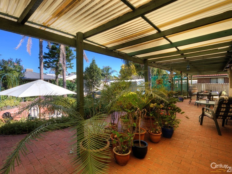 225 Dawson Avenue, Forrestfield WA 6058