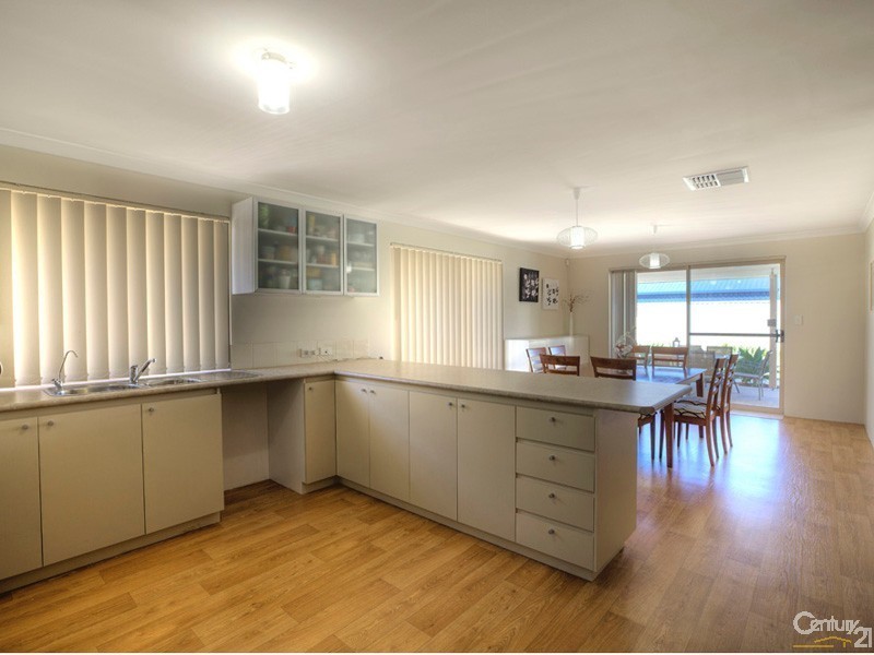 10 William Street, Wattle Grove WA 6107