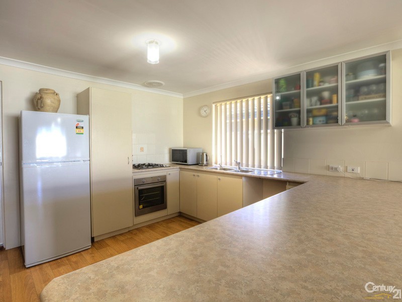 10 William Street, Wattle Grove WA 6107