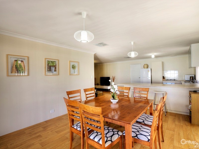 10 William Street, Wattle Grove WA 6107