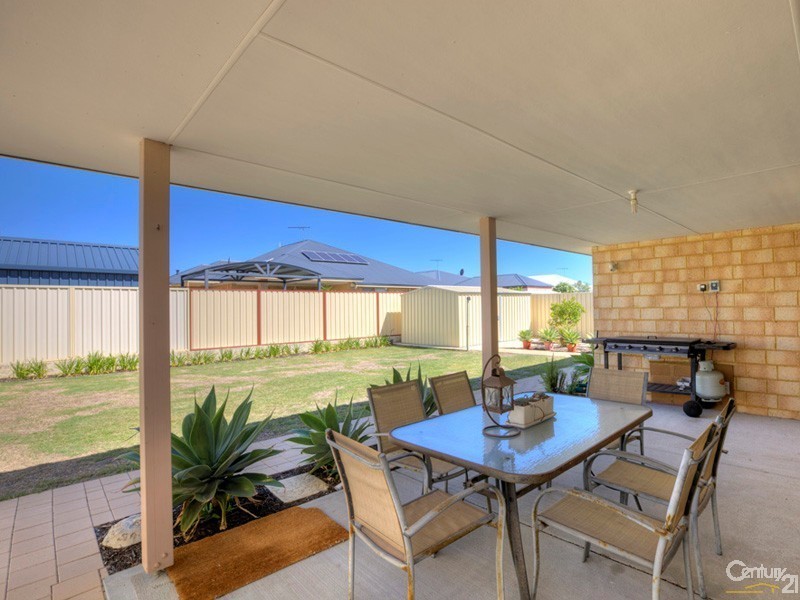 10 William Street, Wattle Grove WA 6107