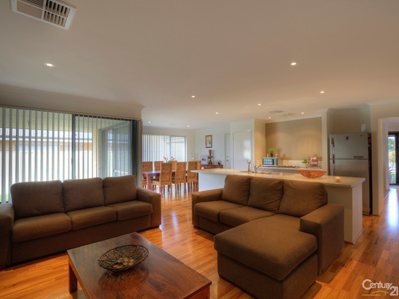 47  Brittain Road, Wattle Grove WA 6107
