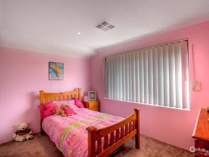 47  Brittain Road, Wattle Grove WA 6107