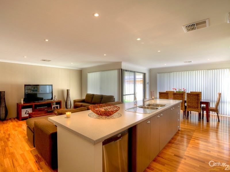 47  Brittain Road, Wattle Grove WA 6107