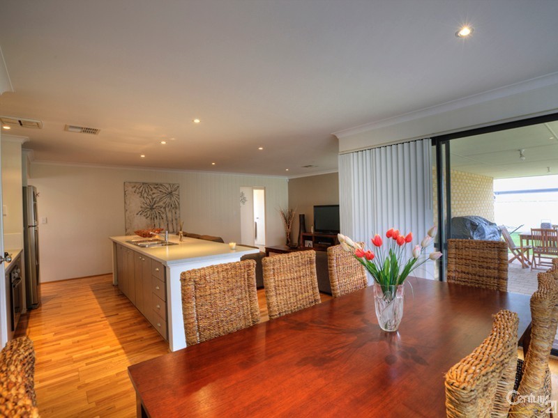 47  Brittain Road, Wattle Grove WA 6107