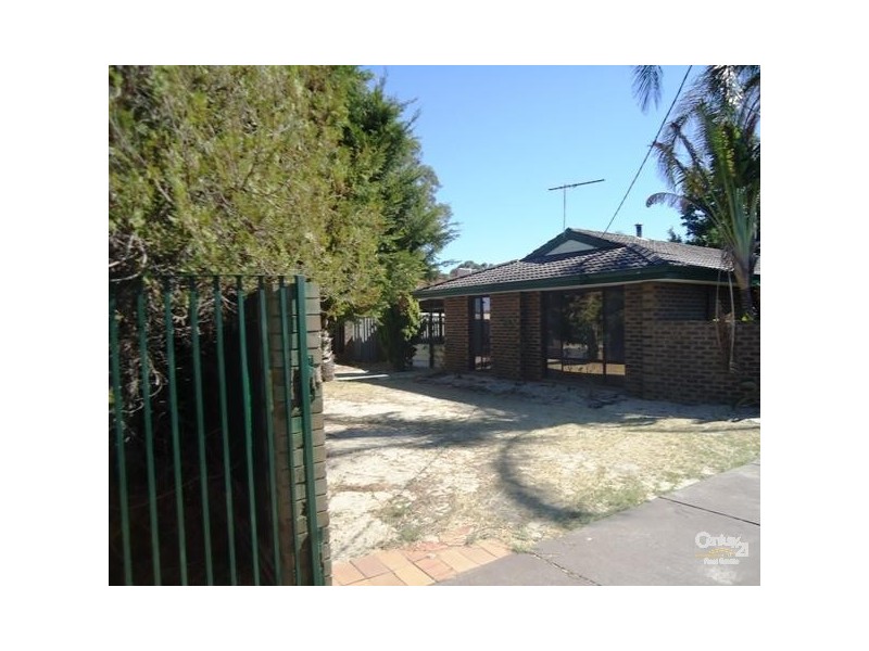 5 Castle Court, Forrestfield WA 6058