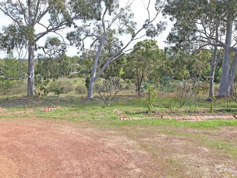 214 Holmes Road, Forrestfield WA 6058