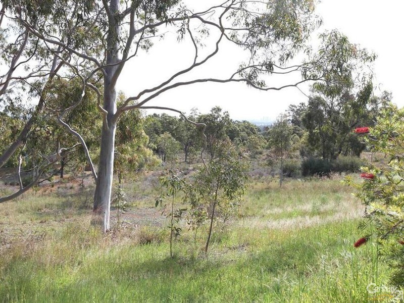 214 Holmes Road, Forrestfield WA 6058