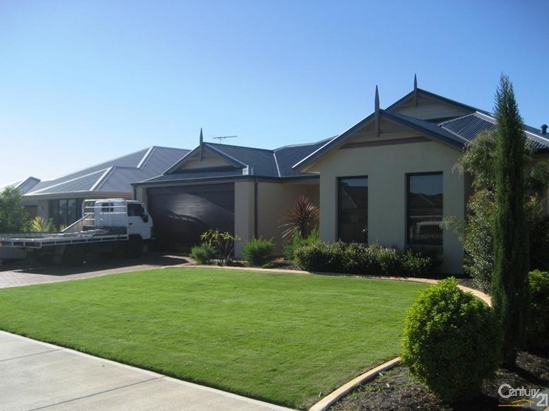 25 Wimbridge Road, Wattle Grove WA 6107