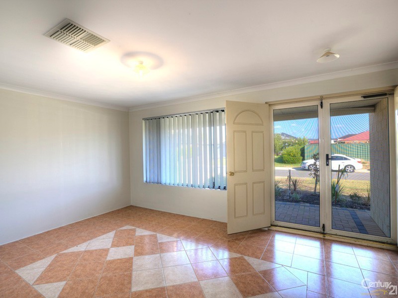 37 Excalibur Chase, Wattle Grove WA 6107